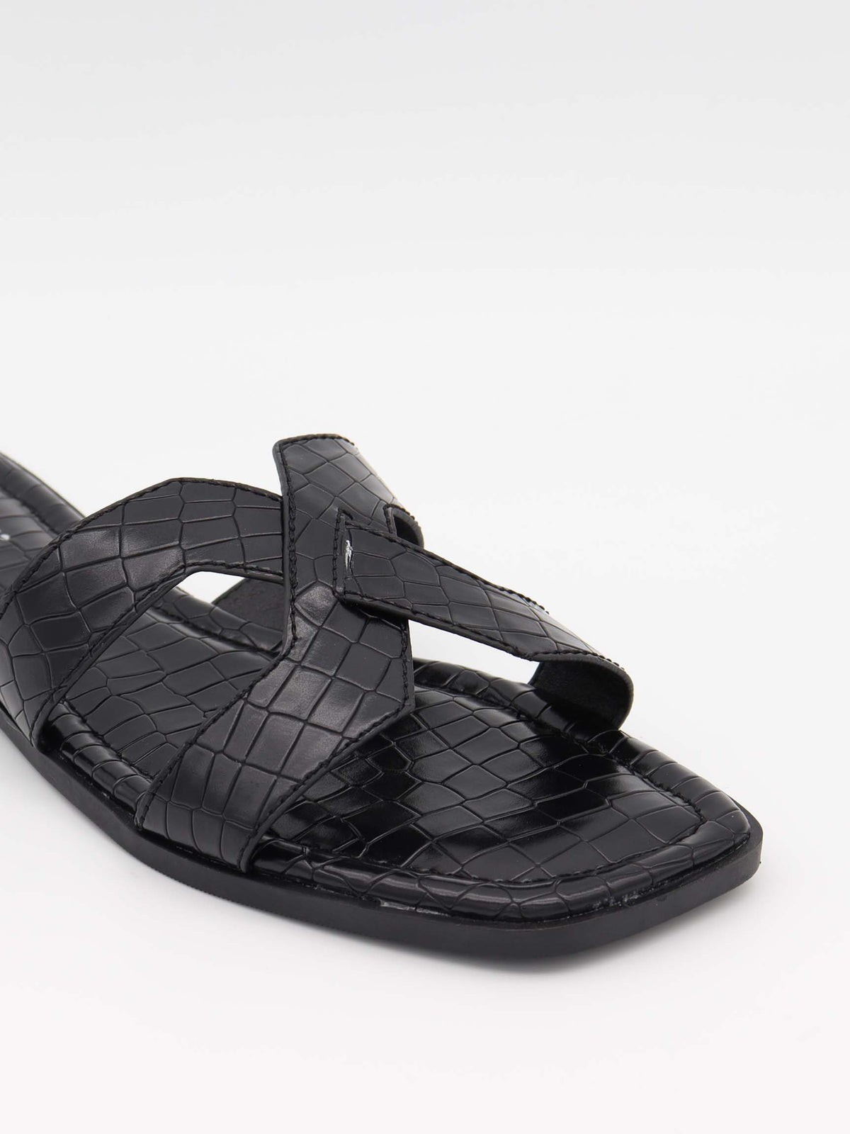Paula sandals with crocodile print – Black