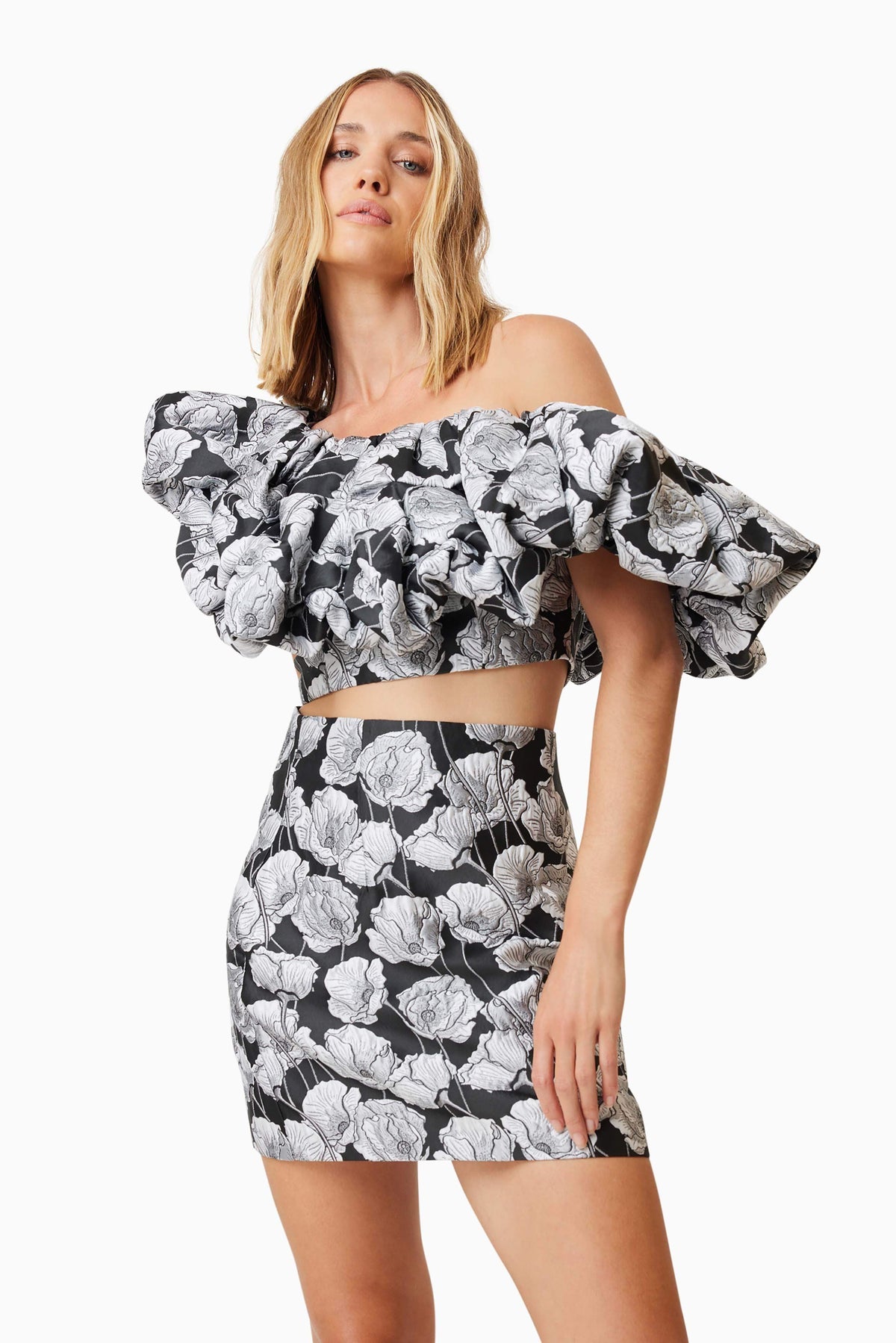 Willow Set In Black