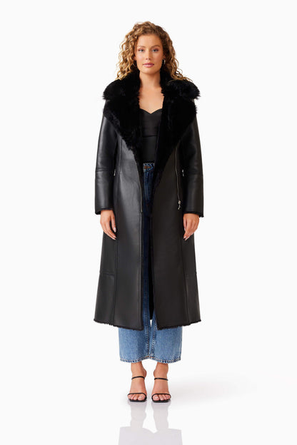 Quebec Coat in Black