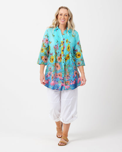 Collared pleated long shirt in sky blue garden